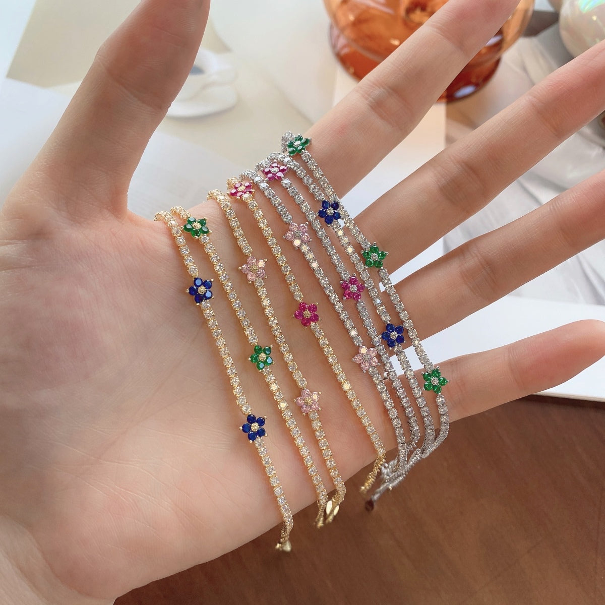 [Vivid Aurora]Sparkling Flower Shape Tennis Bracelet