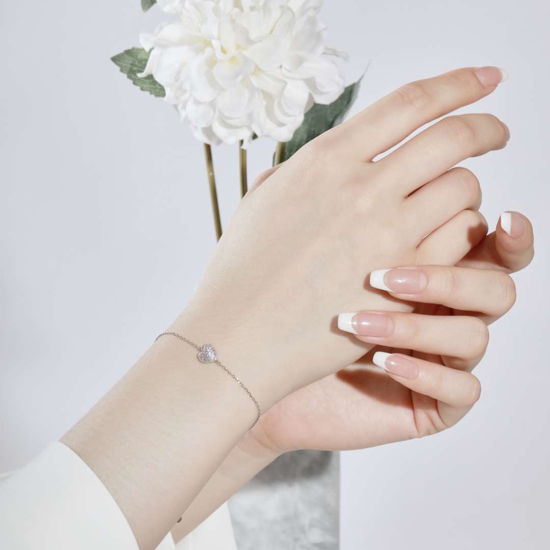 [Vivid Aurora]Heart-Shaped Gentle and Versatile Bracelet