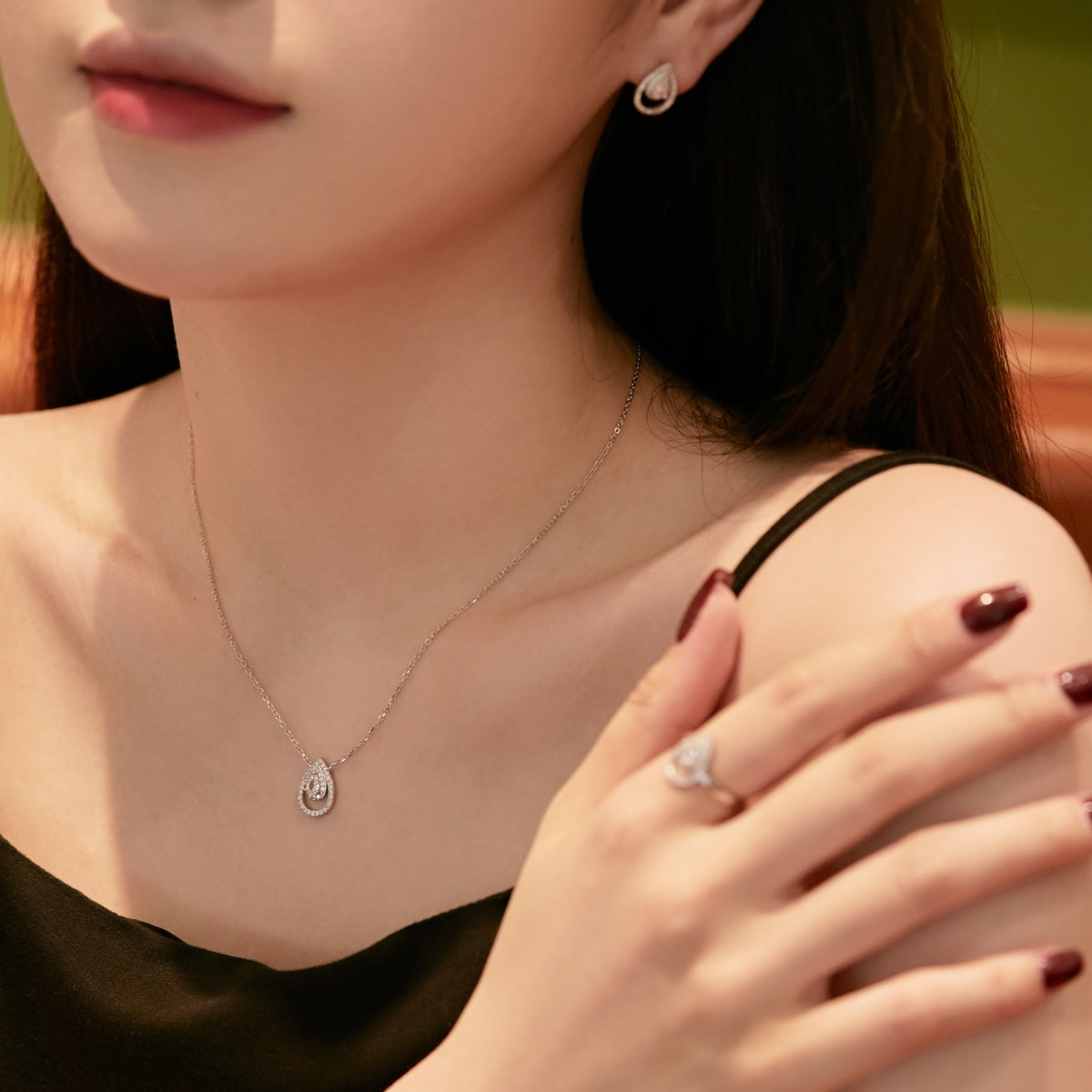 [Vivid Aurora]Sparkling Delicate Water Drop Shape Daily Earrings