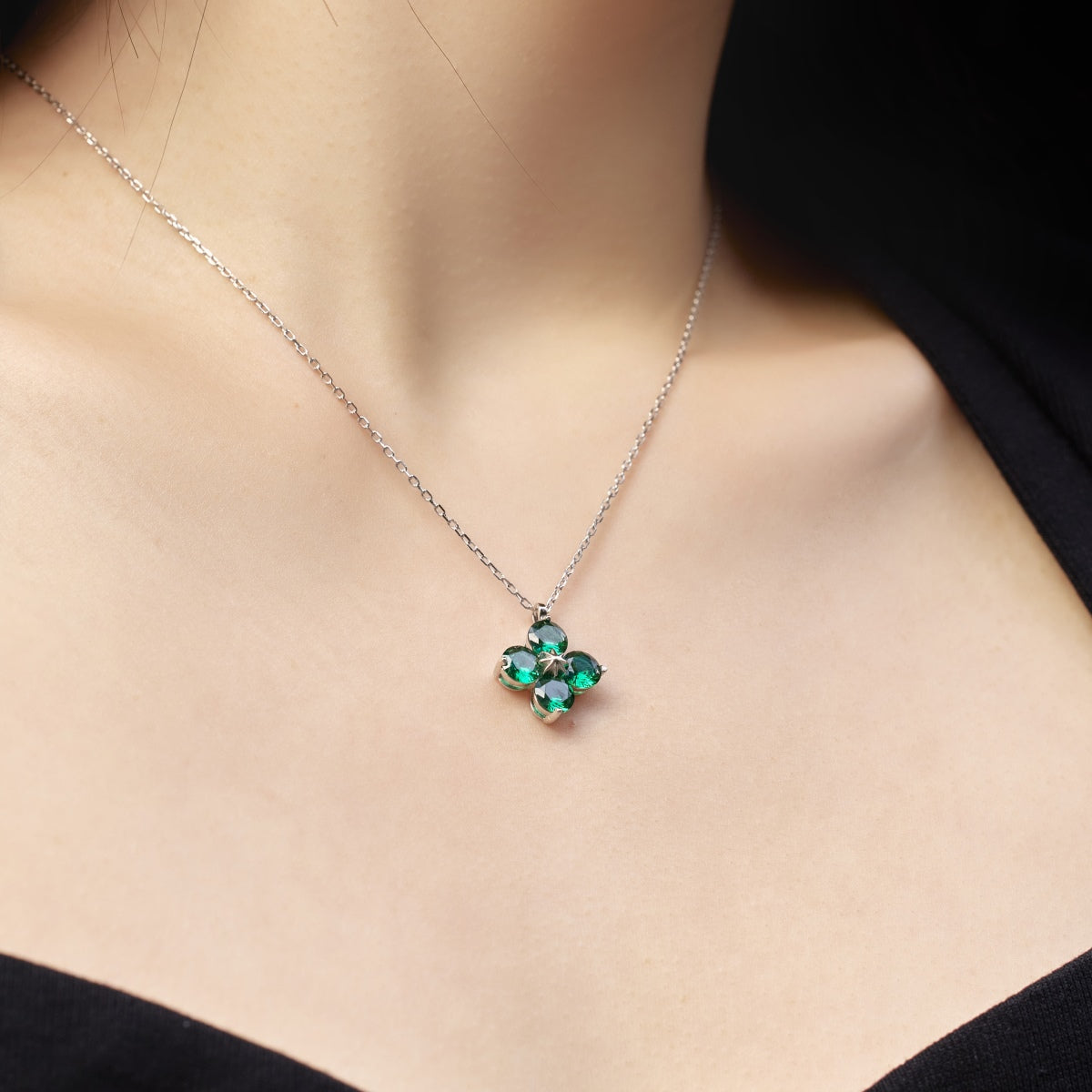 [Vivid Aurora]Four-Leaf Clover And Eight-Pointed Star Necklace